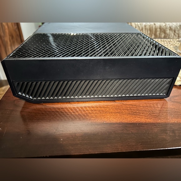 XBOX ONE Black Gaming Console. - Picture 2 of 9